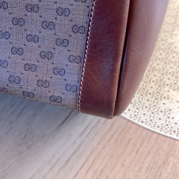 Authentic vintage Gucci bucket bag. In pristine condition. Micro GG. - Picture 10 of 11